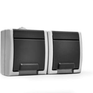 Famatel Doble base 16A con toma de tierra de superficie estanca IP55