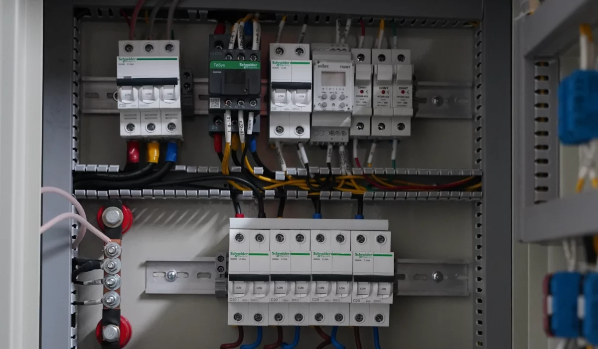 elementos cuadro electrico